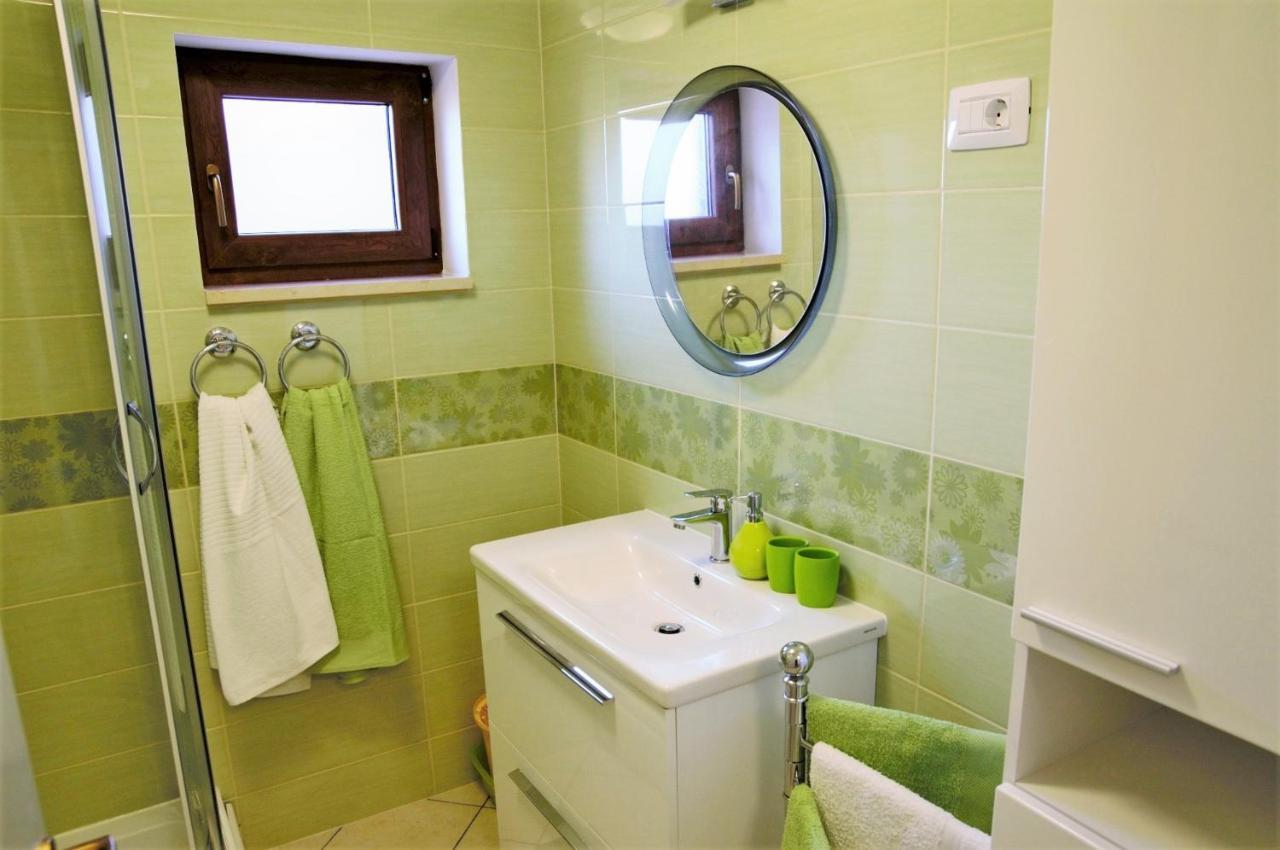 Amaryllis Residence, Apartment Diana & Deluxe Rooms With Shared Kitchen Вели-Лошинь Экстерьер фото