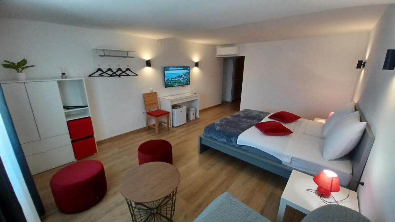 Amaryllis Residence, Apartment Diana & Deluxe Rooms With Shared Kitchen Вели-Лошинь Экстерьер фото
